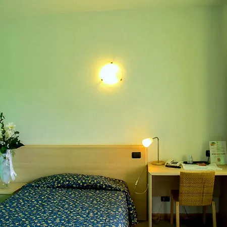 Отель Ristorante La Perla 4*