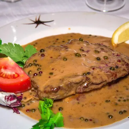 Отель Ristorante La Perla 4*