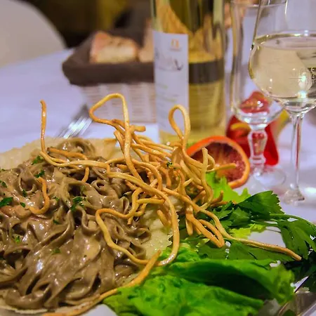 Отель Ristorante La Perla 4*