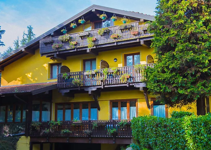 Отель Ristorante La Perla 4*
