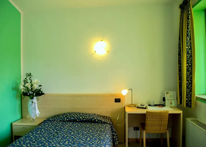 Отель Ristorante La Perla 4*