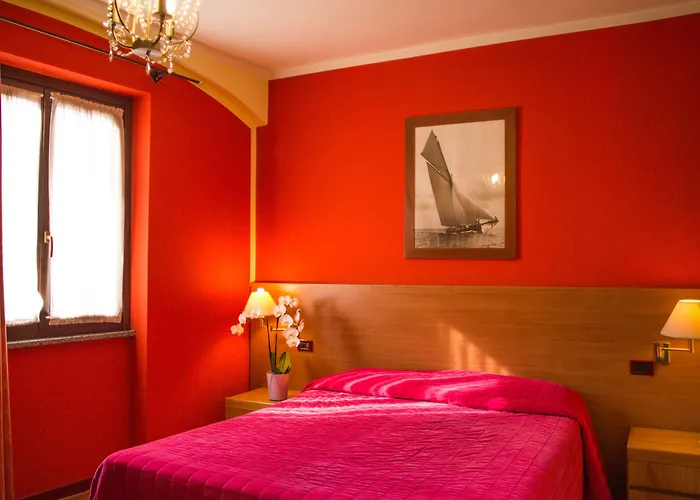 Отель Ristorante La Perla 4*