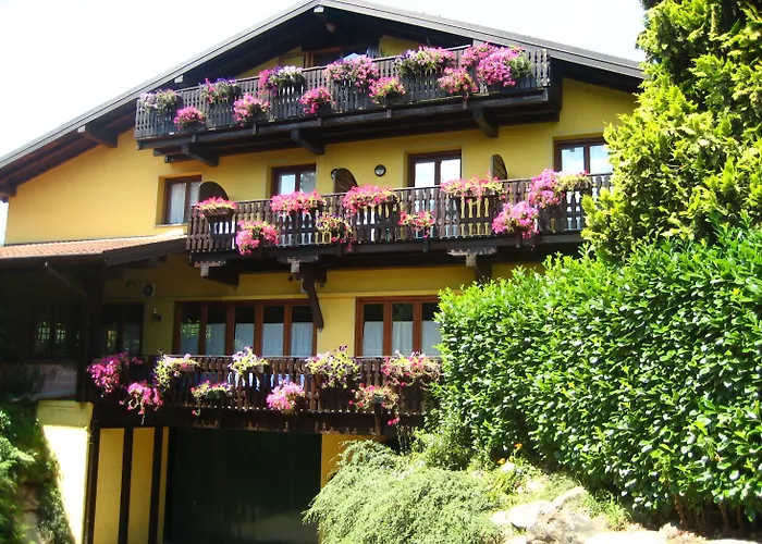 Отель Ristorante La Perla 4*