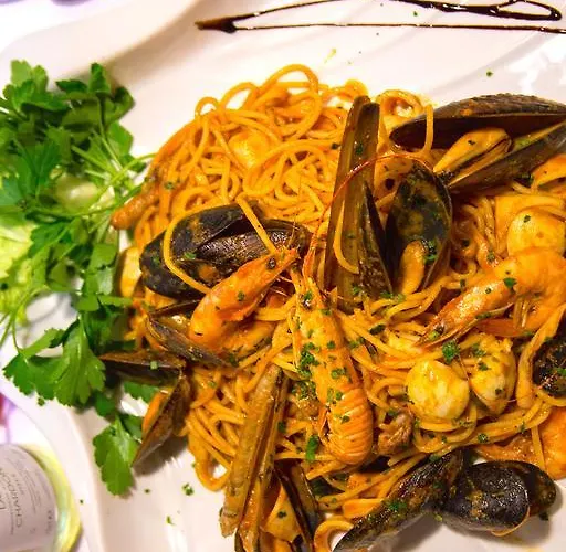 Отель Ristorante La Perla 4*