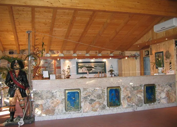 Отель Ristorante La Perla 4*